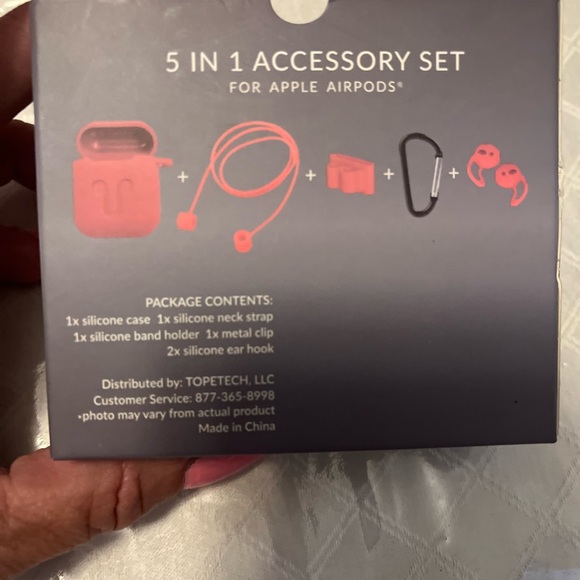 Top Tech 3 In Silicone Apple Ear pod case red - Picture 3 of 3